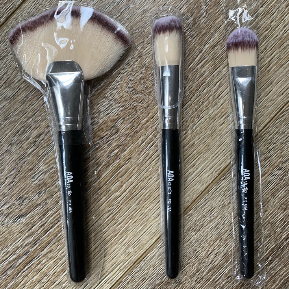 NWT Assorted Makeup Brushes
